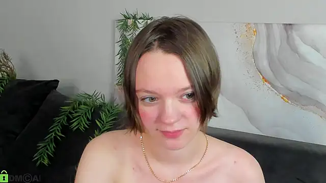 Snapshot of Olivia_Riesz chatting on April 21, 1:42 am Olivia Riesz online show from April 21, 1:42 am