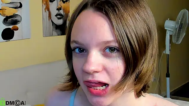Snapshot of Olivia_Riesz chatting on June 12, 1:15 am Olivia Riesz online show from June 12, 1:15 am