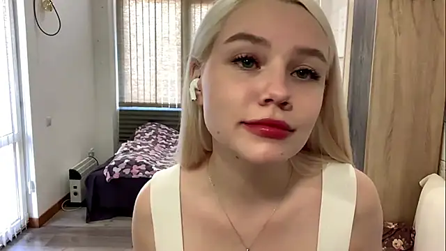 Snapshot of MistikMinx chatting on November 27, 12:07 pm MistikMinx online show from November 27, 12:07 pm