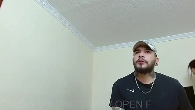 ARIA AND NICK online show from March 26, 4:01 pm