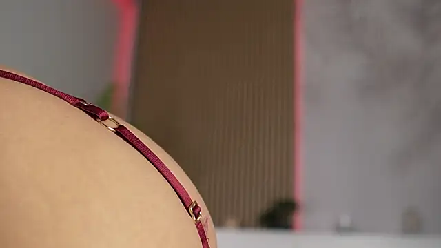 Snapshot of Jessy_Cruz_ chatting on December 1, 5:45 am Jessy Cruz online show from December 1, 5:45 am