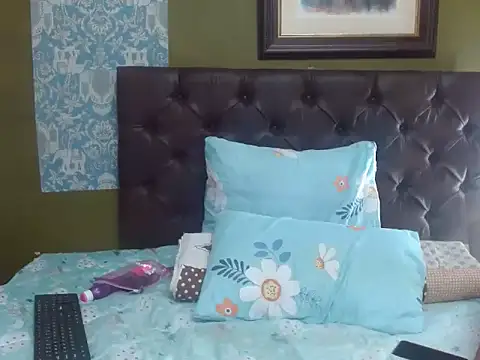 Snapshot of JuicyEbonyGoddess chatting on November 27, 6:43 pm JuicyEbonyGoddess online show from November 27, 6:43 pm