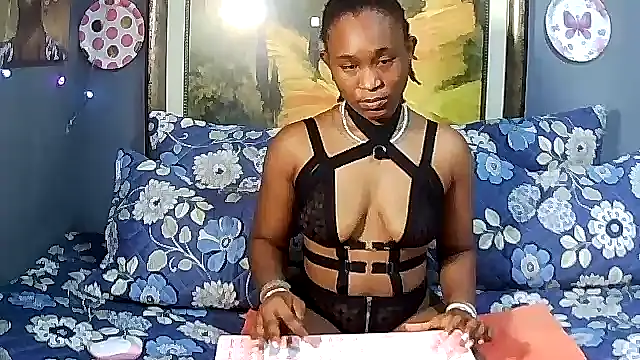 JuicyEbonyGoddess online show from March 22, 1:47 pm