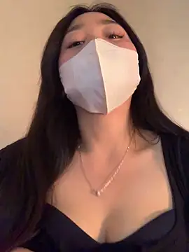 lana-kan online show from February 8, 1:47 pm