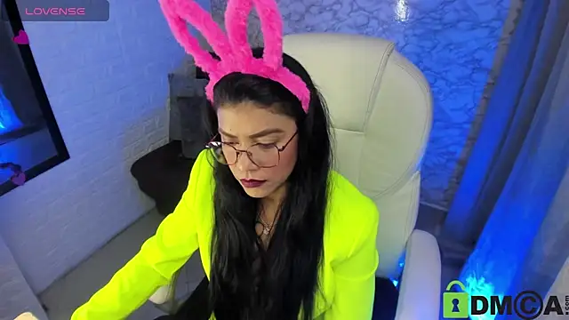 aisha cambell online show from December 2, 9:54 pm