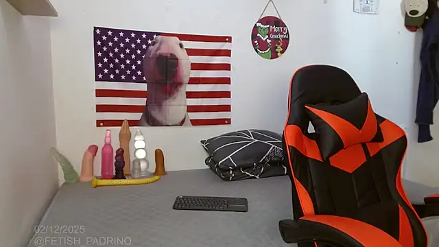 holegape online show from December 2, 2:56 pm