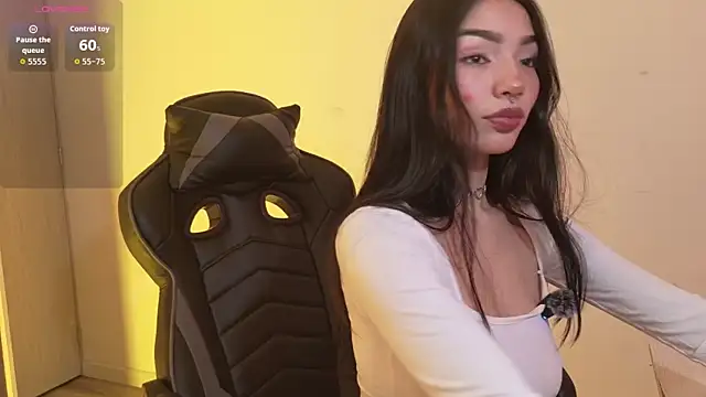 Snapshot of AriaLakshmi chatting on March 24, 7:35 am AriaLakshmi online show from March 24, 7:35 am