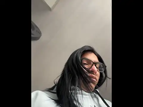 SaraAndrade  online show from January 9, 3:48 pm