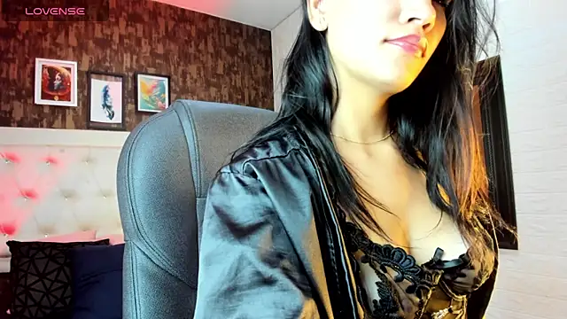 Snapshot of katty__collins chatting on December 14, 10:25 pm katty collins online show from December 14, 10:25 pm