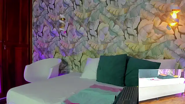 Snapshot of Madame_Angelic_1 chatting on April 2, 3:26 am Madame Angelic 1 online show from April 2, 3:26 am