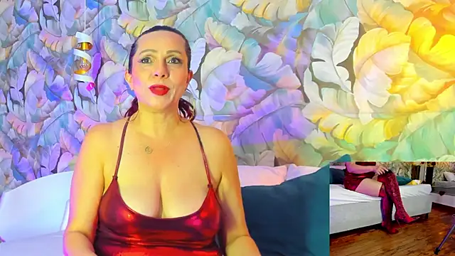 Snapshot of Madame_Angelic_1 chatting on May 8, 3:34 am Madame Angelic 1 online show from May 8, 3:34 am