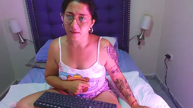 Snapshot of franysteell chatting on December 2, 11:04 am franysteell online show from December 2, 11:04 am