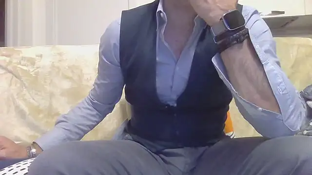 Snapshot of Eroshotlicker chatting on February 15, 10:17 pm Eroshotlicker online show from February 15, 10:17 pm