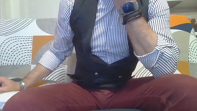 Snapshot of Eroshotlicker chatting on March 2, 9:43 pm Eroshotlicker online show from March 2, 9:43 pm