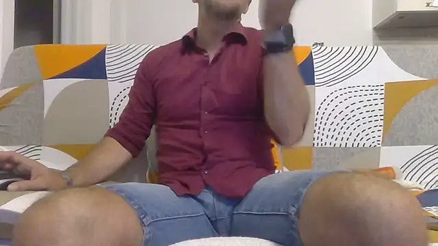 Eroshotlicker online show from May 26, 9:33 pm