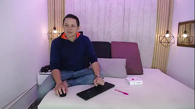 DaniyMel online show from February 4, 12:11 pm