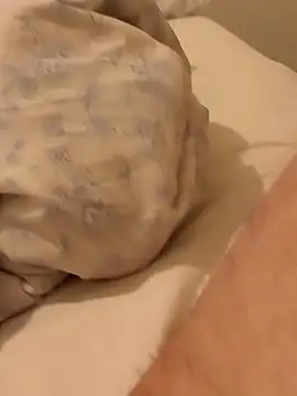 Snapshot of poeperke2830 chatting on November 29, 12:24 am poeperke2830 online show from November 29, 12:24 am