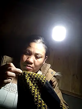 Snapshot of hey-bana chatting on December 5, 1:09 pm hey-bana online show from December 5, 1:09 pm