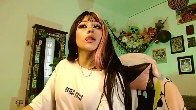 Layla quinn online show from January 14, 7:30 pm