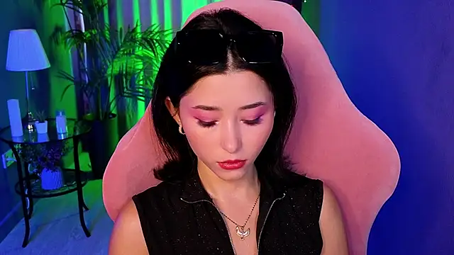 RedMidnight online show from June 19, 3:27 pm