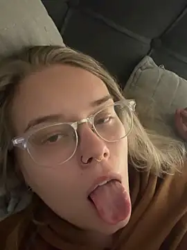 babyblue977 online show from December 23, 3:15 am