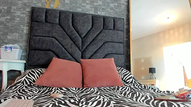 Megan Kuromi online show from December 20, 8:05 pm