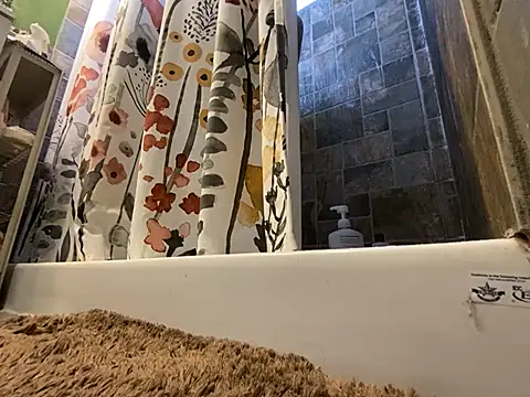 xxxenzo1 online show from March 22, 5:31 pm