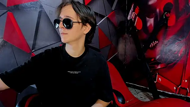 Snapshot of Aaron_LatinMen2 chatting on December 2, 8:04 pm Aaron LatinMen2 online show from December 2, 8:04 pm