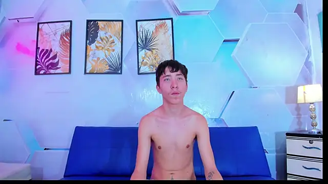 Snapshot of Lester_james2 chatting on November 25, 1:22 pm Lester james2 online show from November 25, 1:22 pm