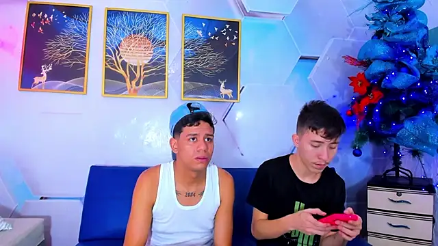 Snapshot of Lester_james2 chatting on December 4, 10:29 pm Lester james2 online show from December 4, 10:29 pm