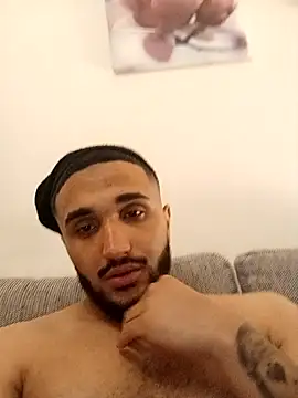 Snapshot of elgasmii chatting on August 2, 1:15 am elgasmii online show from August 2, 1:15 am