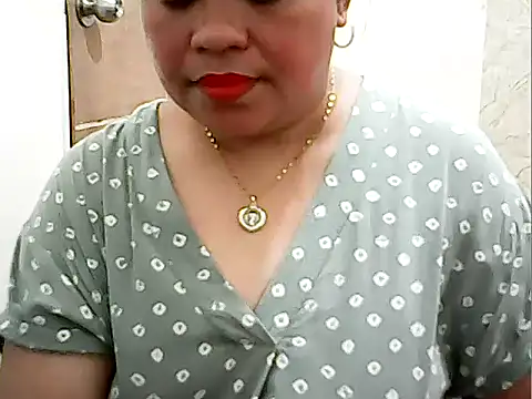 Snapshot of cutechubby chatting on February 17, 1:57 am cutechubby online show from February 17, 1:57 am