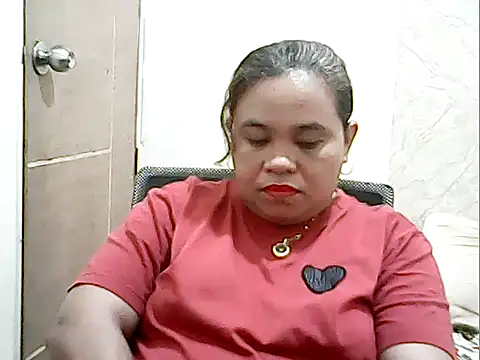 Snapshot of cutechubby chatting on February 24, 10:52 pm cutechubby online show from February 24, 10:52 pm