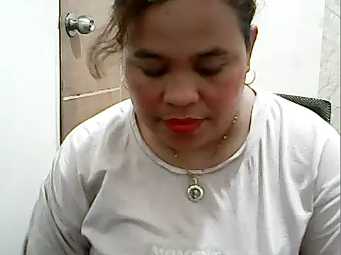 Snapshot of cutechubby chatting on February 27, 12:10 am cutechubby online show from February 27, 12:10 am