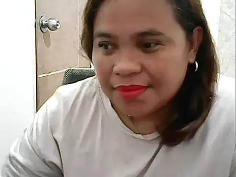 Snapshot of cutechubby chatting on April 1, 11:35 pm cutechubby online show from April 1, 11:35 pm