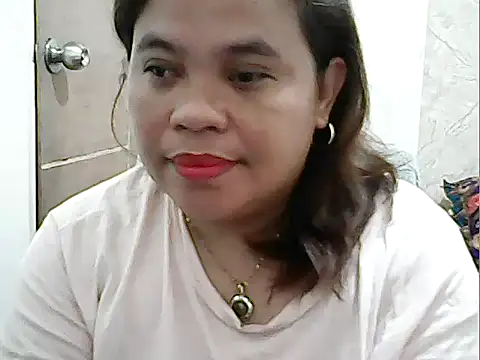 Snapshot of cutechubby chatting on April 4, 9:34 pm cutechubby online show from April 4, 9:34 pm