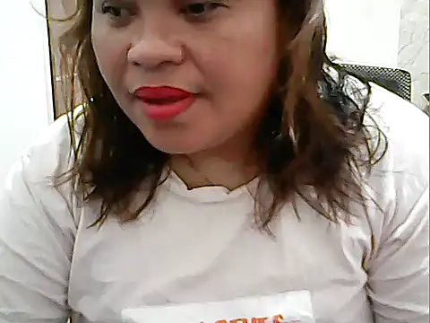 Snapshot of cutechubby chatting on April 5, 10:34 am cutechubby online show from April 5, 10:34 am