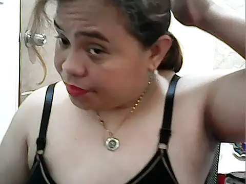 Snapshot of cutechubby chatting on April 5, 10:40 pm cutechubby online show from April 5, 10:40 pm