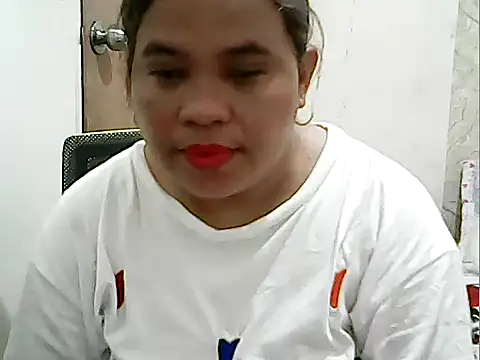 Snapshot of cutechubby chatting on April 12, 12:15 am cutechubby online show from April 12, 12:15 am
