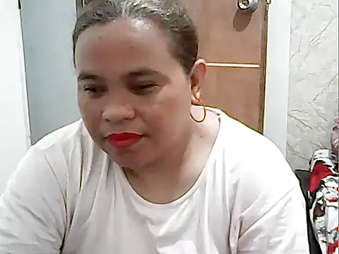 Snapshot of cutechubby chatting on June 17, 10:32 pm cutechubby online show from June 17, 10:32 pm