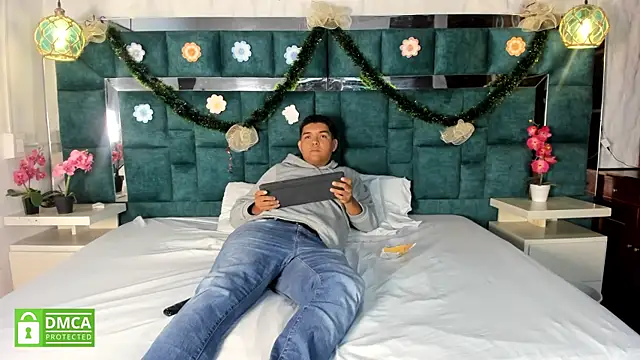  bonnyandclyde online show from January 6, 11:58 am