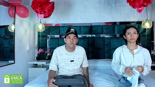  bonnyandclyde online show from February 21, 12:17 pm