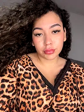 Snapshot of VictoriaaRose chatting on December 3, 7:27 am VictoriaaRose online show from December 3, 7:27 am