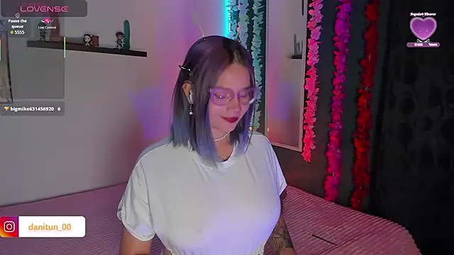 Snapshot of Destiny__14 chatting on January 5, 11:08 pm Destiny 14 online show from January 5, 11:08 pm