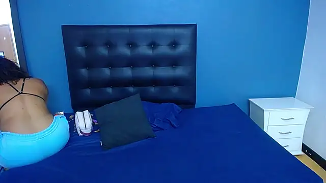 Snapshot of naughty_bigass_18 chatting on December 3, 3:25 am naughty bigass 18 online show from December 3, 3:25 am