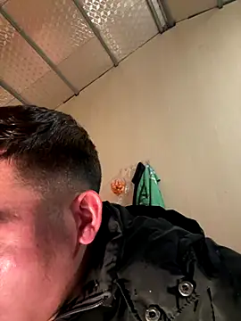 Snapshot of sanu551 chatting on January 6, 3:21 am sanu551 online show from January 6, 3:21 am