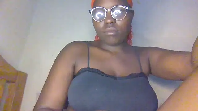 Snapshot of TittyByte chatting on November 30, 1:31 am TittyByte online show from November 30, 1:31 am