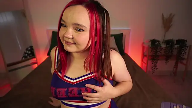 Snapshot of Rose_Luvv chatting on December 5, 7:17 am Rose Luvv online show from December 5, 7:17 am