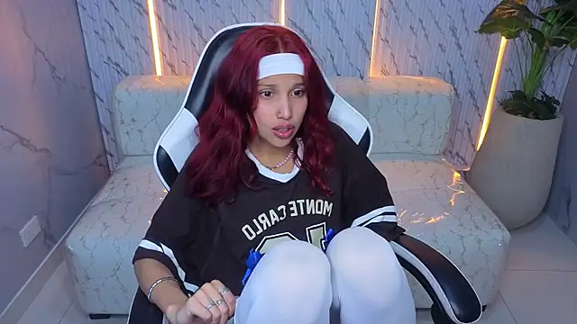 Snapshot of Saphire_Tx chatting on December 14, 1:05 pm Saphire Tx online show from December 14, 1:05 pm