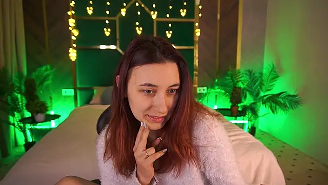 RoxieRay online show from March 18, 1:47 pm